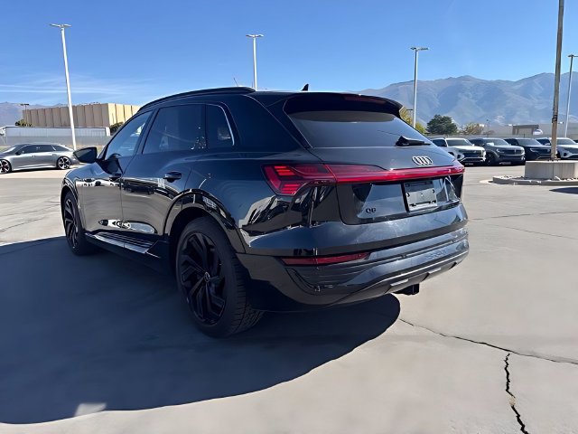 Used 2024 Audi Q8 e-tron Premium Plus w/ Premium Plus Package AWD/4WD image 5
