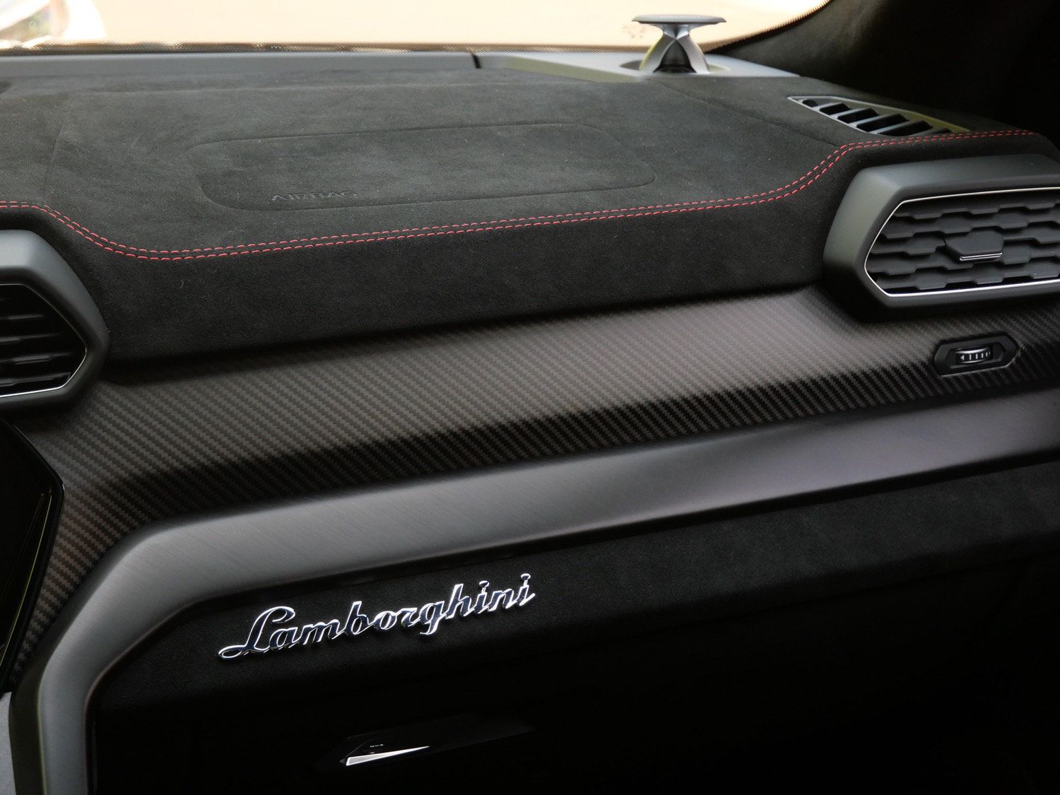 Used 2024 Lamborghini Urus Performante AWD/4WD image 20