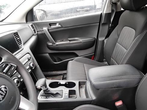 Used 2020 Kia Sportage LX image 8