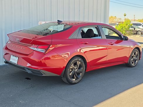 Used 2023 Hyundai Elantra SEL w/ Preferred Accessory Package image 8