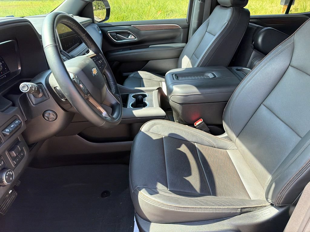 Used 2023 Chevrolet Tahoe High Country AWD/4WD image 9