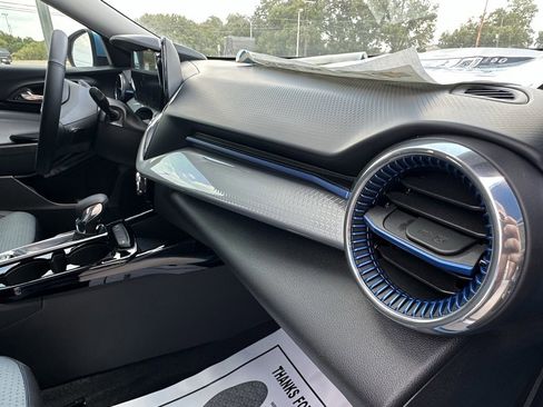 New 2025 Chevrolet Trax LT w/ Driver Confidence Package image 9
