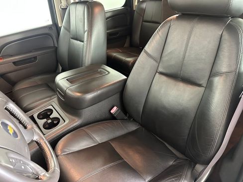 Used 2011 Chevrolet Silverado 2500 LTZ w/ Snow Plow Prep Package AWD/4WD image 20