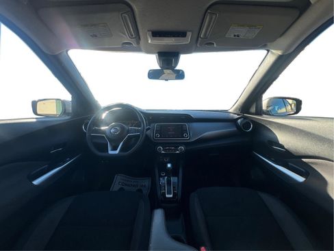 Used 2020 Nissan Kicks SV image 8