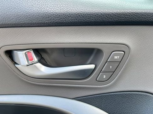 Used 2017 Hyundai Santa Fe AWD image 30