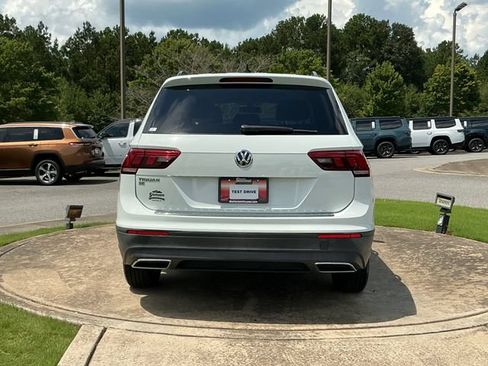 Used 2019 Volkswagen Tiguan SE w/ Panoramic Sunroof Package FWD image 6