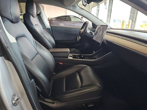 Used 2018 Tesla Model 3 Long Range RWD image 8