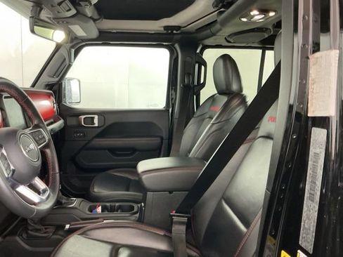 Used 2019 Jeep Wrangler Unlimited Rubicon w/ Uconnect 4C Nav & Sound Group AWD/4WD image 14