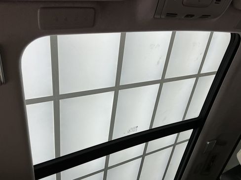 Used 2023 Cadillac Escalade Premium Luxury Platinum image 26