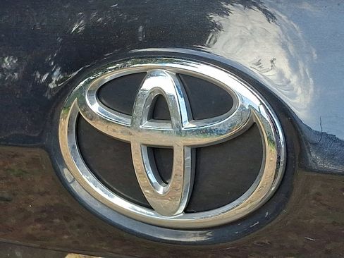 Used 2017 Toyota Corolla SE image 4