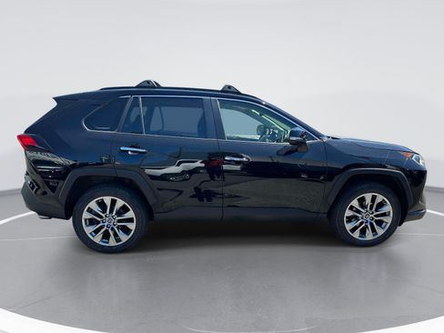 Used 2019 Toyota RAV4 Limited w/ Advanced Technology Package AWD/4WD image 4