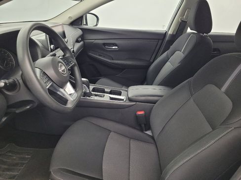 Used 2025 Nissan Sentra SV FWD image 17