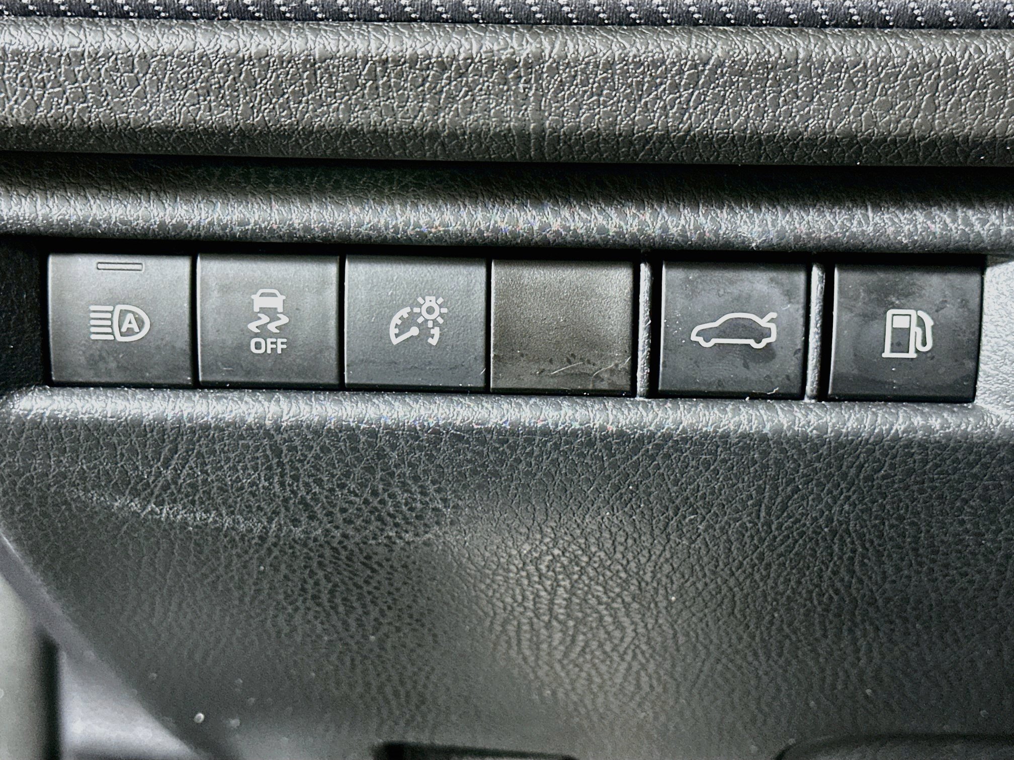 Used 2025 Toyota Camry SE FWD image 17