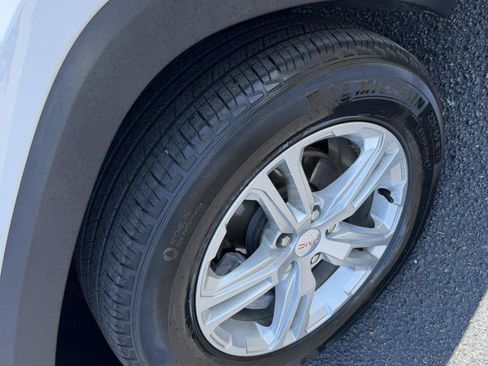 Used 2023 GMC Terrain SLE FWD image 11