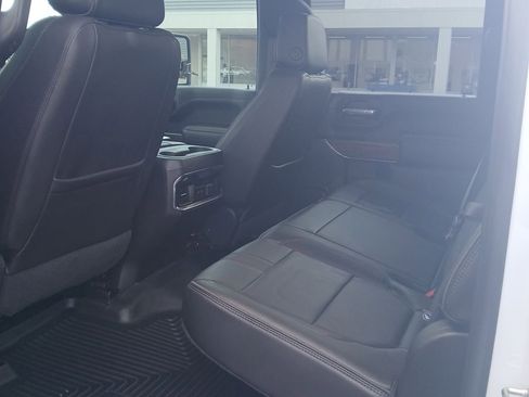 Used 2022 Chevrolet Silverado 2500 High Country w/ Technology Package AWD/4WD image 14