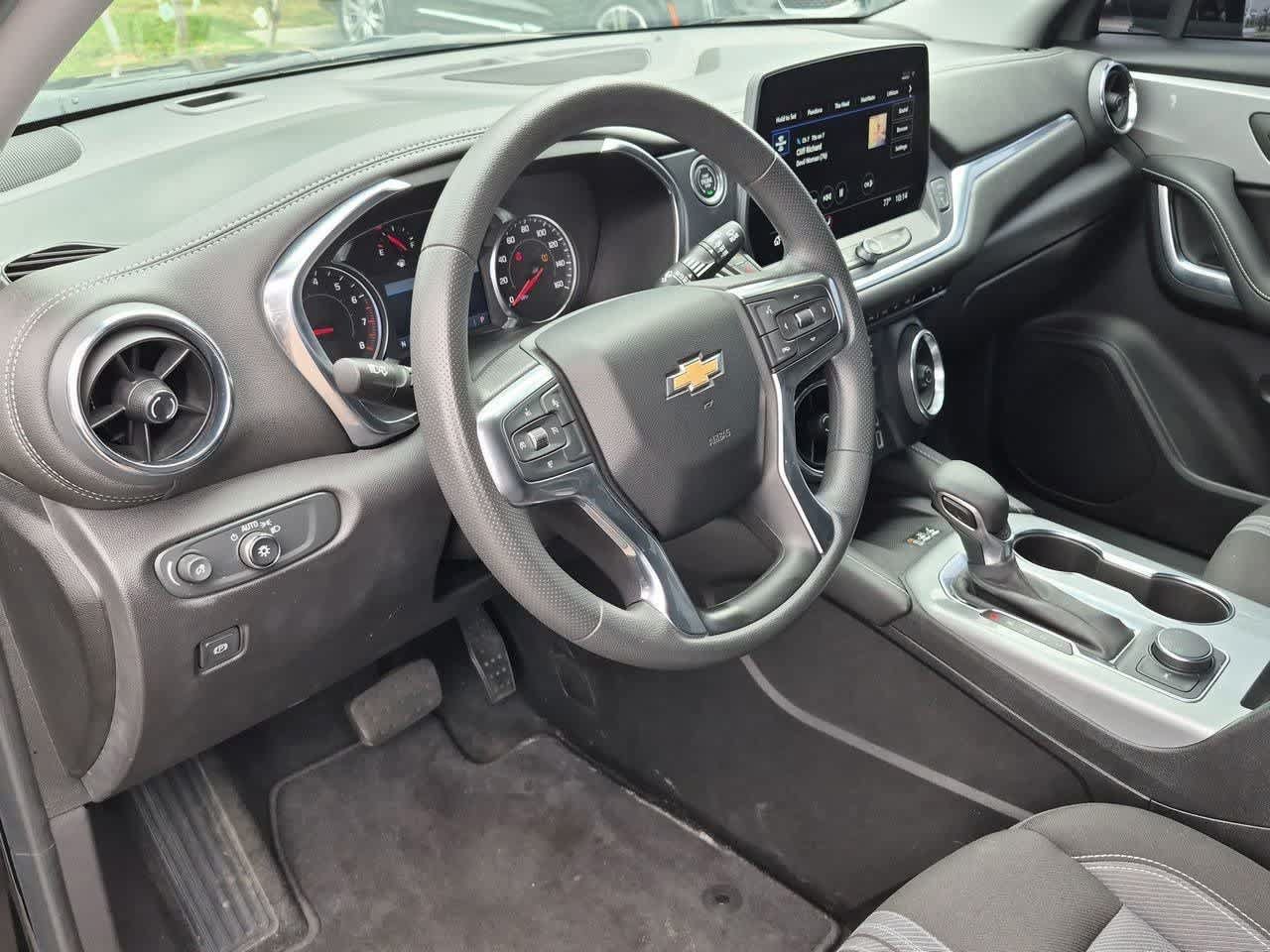 Used 2023 Chevrolet Blazer LT w/ Convenience Package AWD/4WD image 2