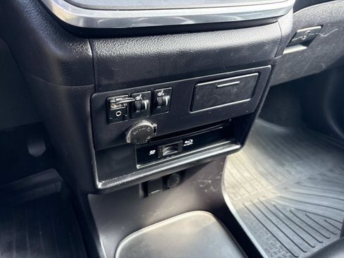Used 2017 Toyota Sienna SE Premium FWD image 26