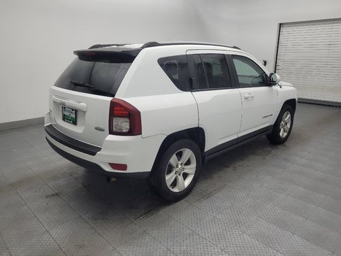 Used 2017 Jeep Compass Latitude AWD/4WD image 9
