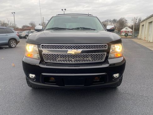 Used 2011 Chevrolet Avalanche LTZ image 2