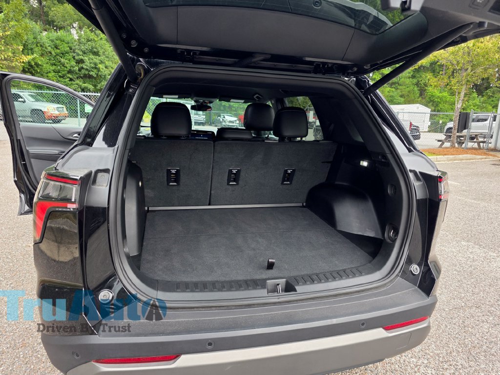 Used 2026 Chevrolet Equinox LT w/ Convenience Package II FWD image 22