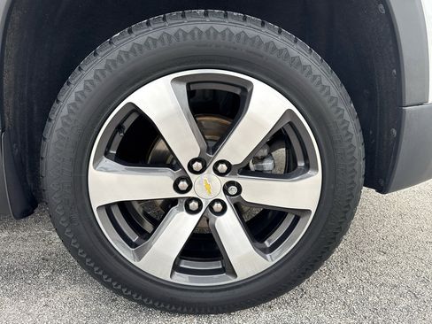 Used 2019 Chevrolet Traverse LT w/ LT Premium Package image 48