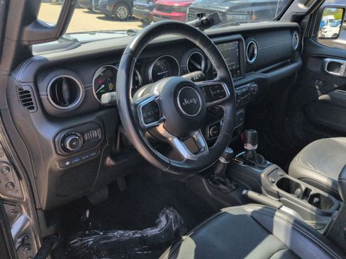 Certified 2022 Jeep Wrangler Unlimited Sahara AWD/4WD image 10