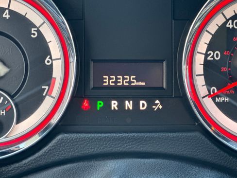 Used 2019 Dodge Grand Caravan SXT FWD image 19