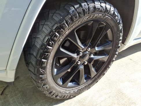Used 2021 Jeep Grand Cherokee Laredo X RWD image 10