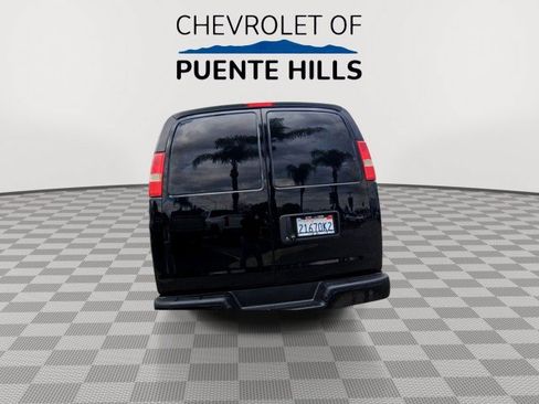 Used 2016 Chevrolet Express 2500 RWD image 7