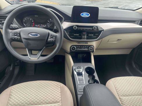 Used 2020 Ford Escape SE image 7