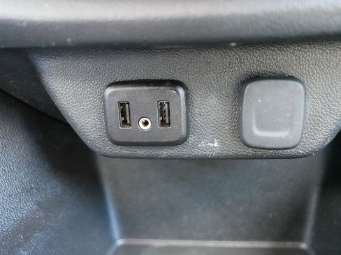 Used 2019 Chevrolet Traverse LT image 33