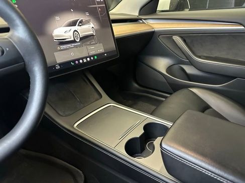 Used 2022 Tesla Model 3 Long Range AWD/4WD image 29