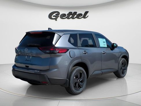 Certified 2026 Nissan Rogue SV FWD image 5