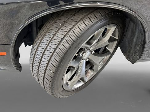 Used 2015 Dodge Challenger R/T Plus RWD image 9