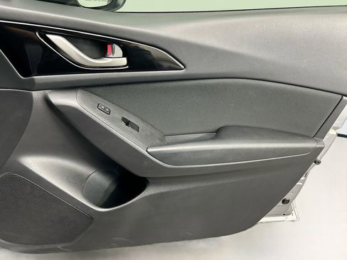 Used 2016 MAZDA MAZDA3 i Touring image 23