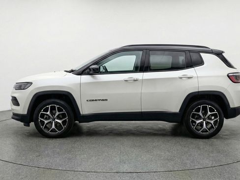 Used 2025 Jeep Compass Limited image 5