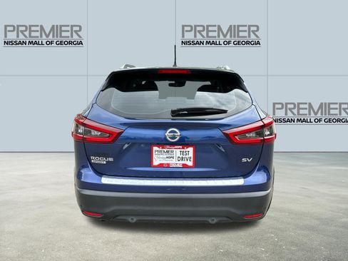 Used 2022 Nissan Rogue Sport SV w/ Technology Package image 5