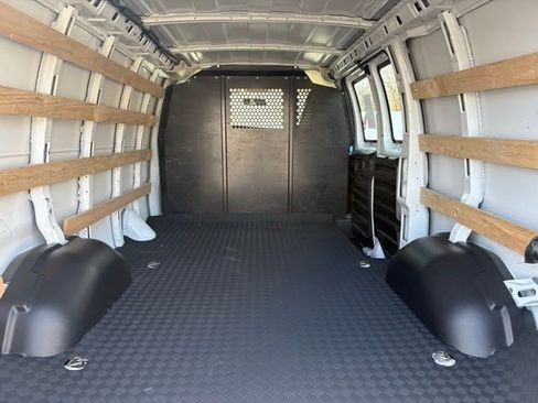 Used 2024 GMC Savana 2500 w/ Driver Convenience Package image 8