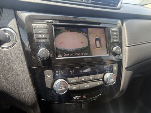 Used 2019 Nissan Rogue SV w/ Premium Package FWD image 15
