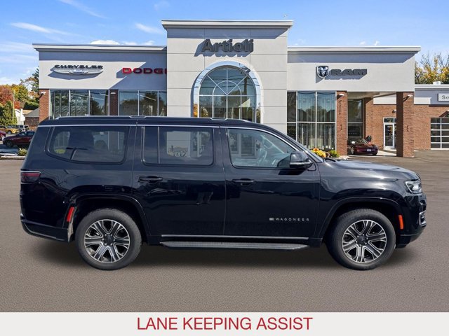 Certified 2024 Jeep Wagoneer Series II w/ Flexible Seating Group AWD/4WD image 7