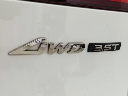 Used 2022 Genesis GV70 3.5T Sport w/ Sport Advanced Package AWD/4WD image 38