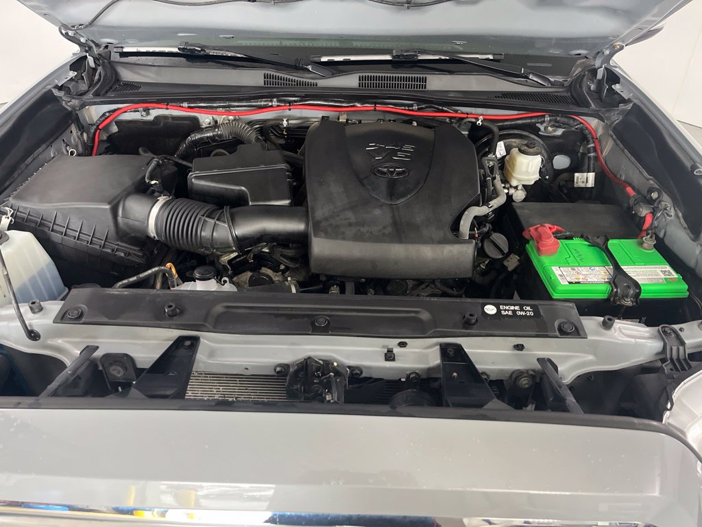 Used 2019 Toyota Tacoma Limited AWD/4WD image 9