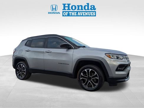Used 2022 Jeep Compass Limited AWD/4WD image 2