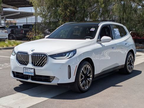 Certified 2025 BMW X3 xDrive30 w/ M Sport Package AWD/4WD image 2