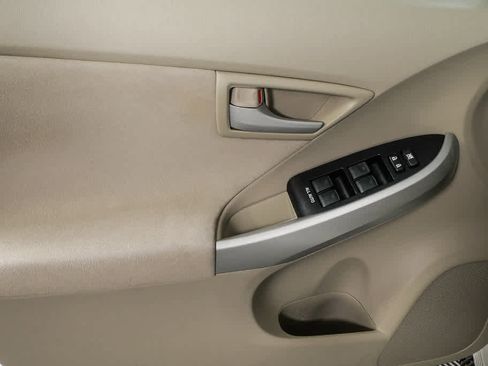 Used 2010 Toyota Prius Two image 6