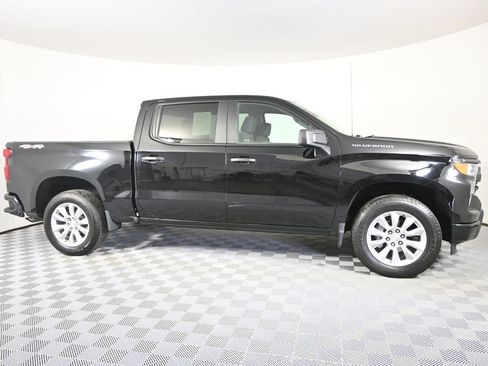 Used 2024 Chevrolet Silverado 1500 Custom image 9