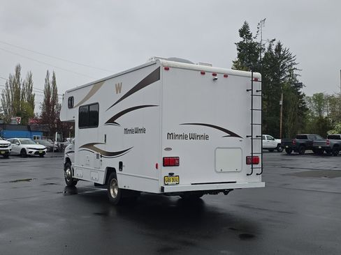 Used 2014 Ford E-350 and Econoline 350 Super Duty RWD image 4