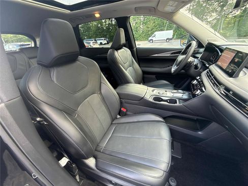 Used 2025 INFINITI QX60 Luxe FWD image 26