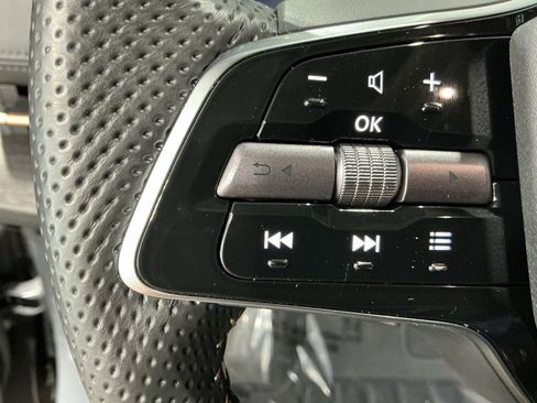 Used 2024 Nissan Ariya FWD image 20