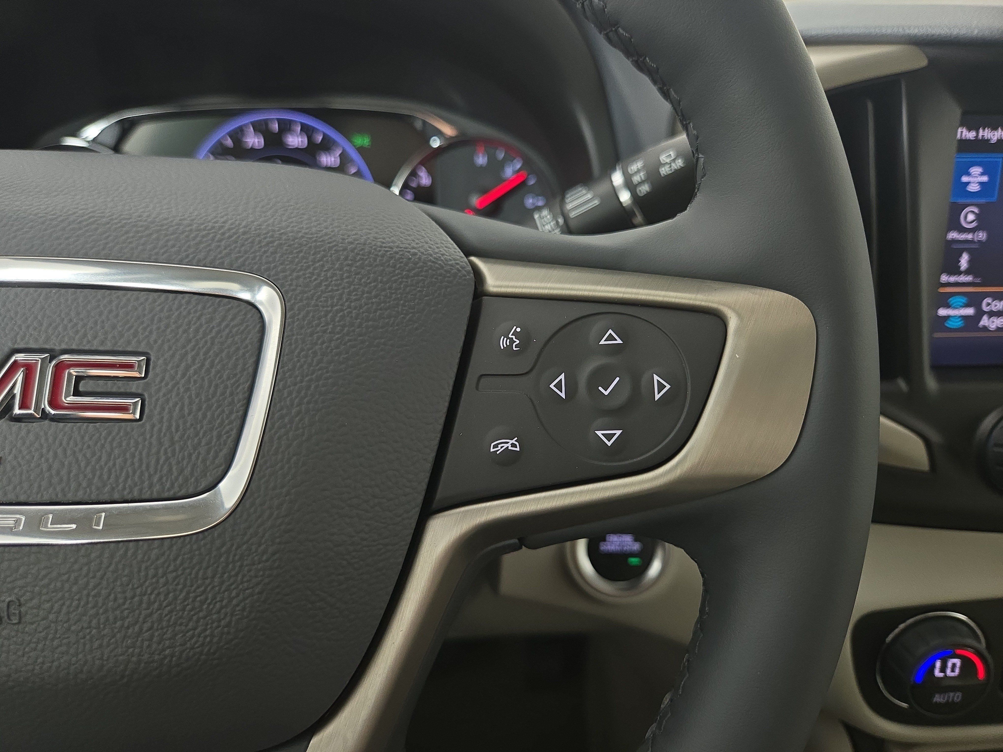 Used 2024 GMC Terrain Denali w/ Denali Premium Package AWD/4WD image 15